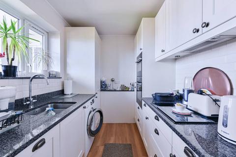 1 bedroom flat for sale, Lochinvar Street, Balham, London, SW12