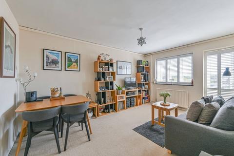 1 bedroom flat for sale, Lochinvar Street, Balham, London, SW12