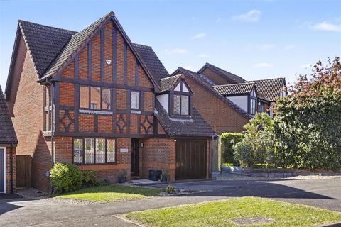4 bedroom detached house for sale, Campbell Close, Buntingford, SG9 9BY