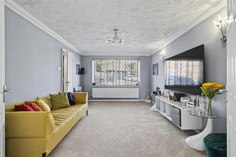4 bedroom detached house for sale, Campbell Close, Buntingford, SG9 9BY