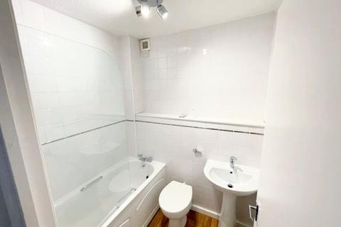 1 bedroom flat to rent, St. Leonards Park, East Grinstead RH19