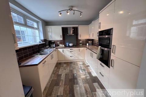 3 bedroom semi-detached house for sale, Gilfach Road, Tonyrefail, Porth, Rhondda Cynon Taff, CF39