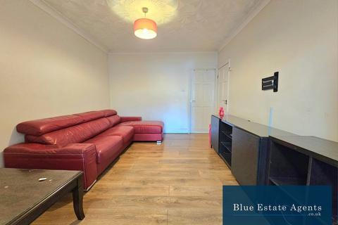 2 bedroom ground floor flat to rent, Walnut Tree Road, Hounslow, TW5