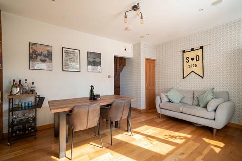 2 bedroom end of terrace house for sale, Haslucks Green Road, Shirley