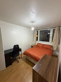 1 bedroom in a house share to rent, Augusta street, London, E14