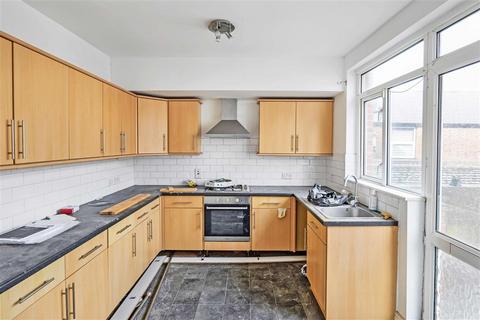 3 bedroom flat for sale, Chapel Street, PETERSFIELD