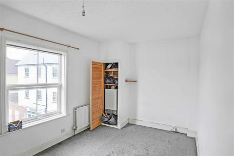 3 bedroom flat for sale, Chapel Street, PETERSFIELD