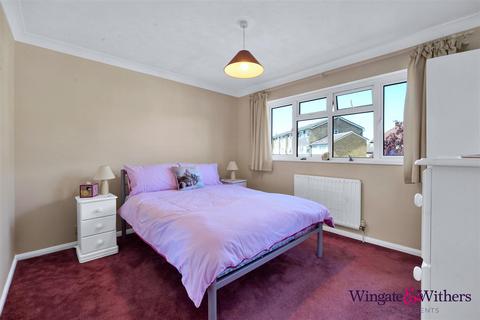 undefined, Chuters Close, Byfleet, West Byfleet