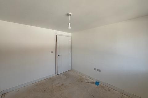 2 bedroom flat to rent, Walker Avenue, Milton Keynes, MK12