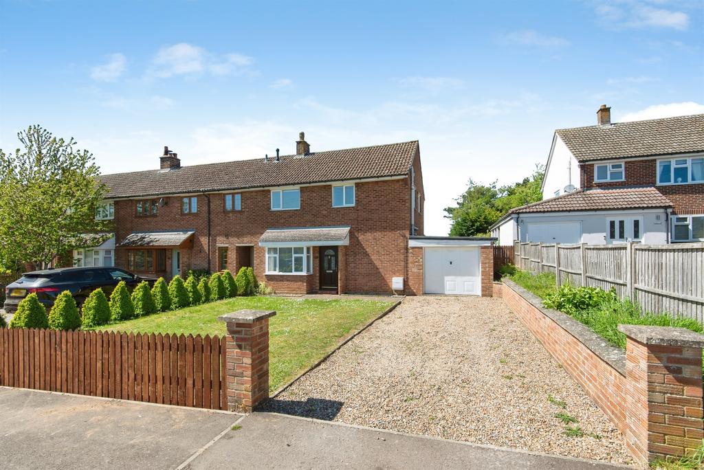 3 bedroom end of terrace house for sale