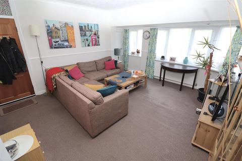 2 bedroom flat to rent, Broadfields, North Harrow