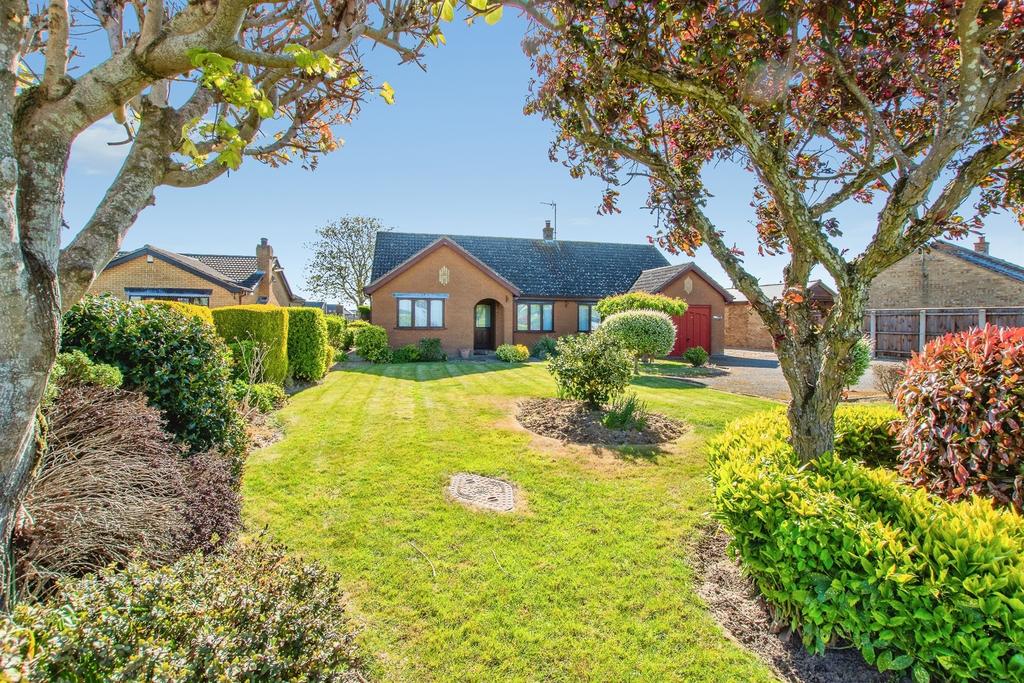 3 bedroom detached bungalow for sale