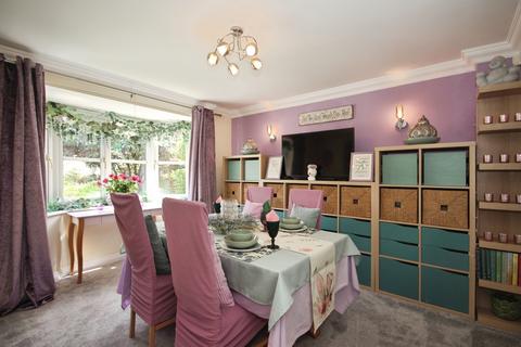 5 bedroom detached house for sale, Medley Grove, Whitnash, Leamington Spa