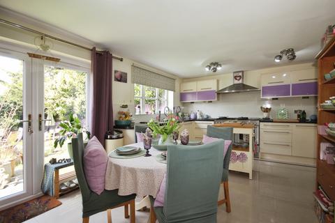 5 bedroom detached house for sale, Medley Grove, Whitnash, Leamington Spa