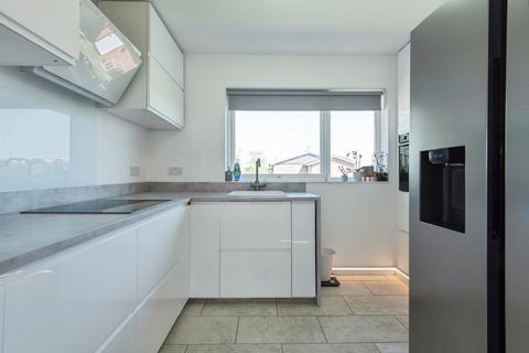 2 bedroom maisonette for sale, Valley Road South, Codicote, Hitchin, Hertfordshire, SG4