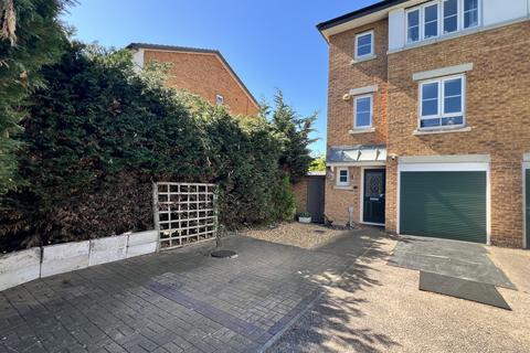 3 bedroom semi-detached house for sale, Acorn Way, Bedford