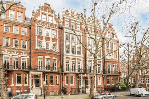 Bramham Gardens, London SW5