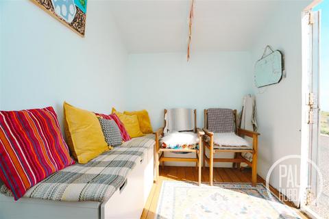 Property for sale, Beach Hut, Pakefield, NR33