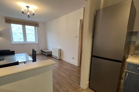 1 bedroom apartment to rent, Skyline Plaza, Commercial Road, E1