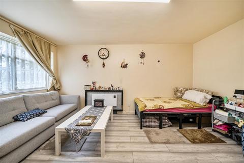Studio for sale, Carlton Avenue East, Wembley