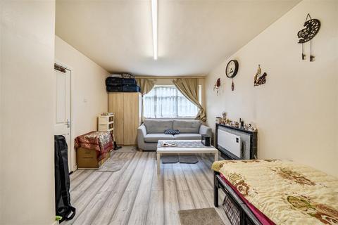 Studio for sale, Carlton Avenue East, Wembley