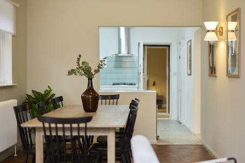 5 bedroom detached house to rent, Kingston Hill Kingston KT2