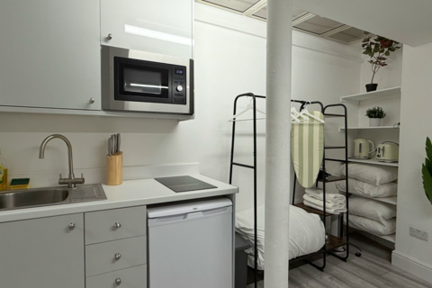 undefined, Pembroke Road, London, W8 6NX, UK