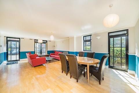 Liverpool Grove, London SE17