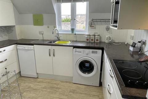 2 bedroom flat for sale, Broadlands Court, Bourton on the Water