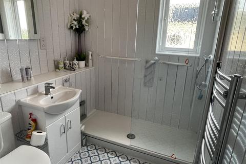 2 bedroom flat for sale, Broadlands Court, Bourton on the Water
