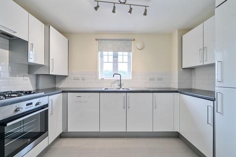 2 bedroom flat for sale, Garstons Way, Holybourne, Alton, Hampshire, GU34