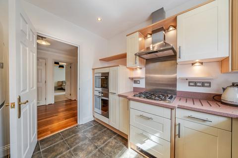 2 bedroom flat to rent, 83 Oatlands Drive, Weybridge, Surrey, KT13
