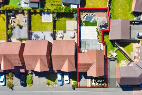 4 bedroom detached house for sale, Poole Avenue, Gedling, NG4 4ND
