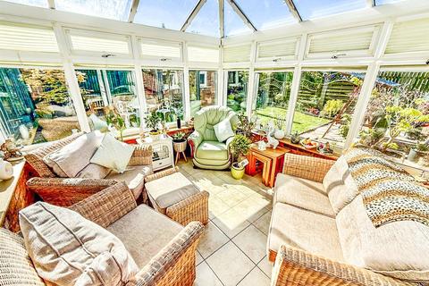 3 bedroom detached bungalow for sale, Maes Y Llan, Llansantffraid
