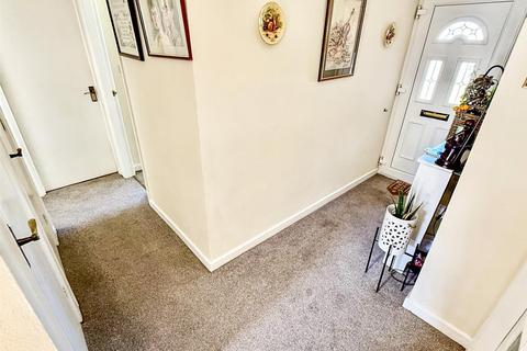 3 bedroom detached bungalow for sale, Maes Y Llan, Llansantffraid