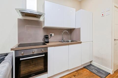 Studio for sale, High Street, Slough