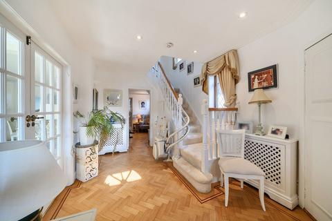 4 bedroom detached house for sale, Harrowes Meade, Edgware HA8
