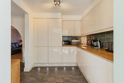 4 bedroom semi-detached house for sale, Coopers Drive, Yate, Bristol