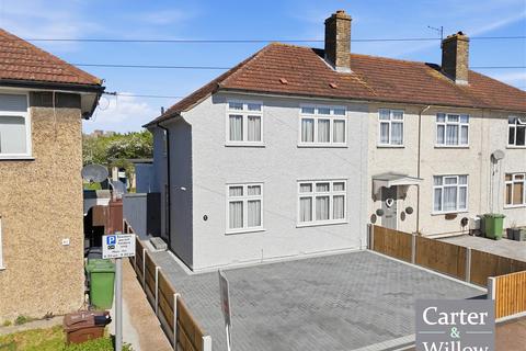 5 bedroom end of terrace house for sale, Stevens Road, Dagenham, Essex