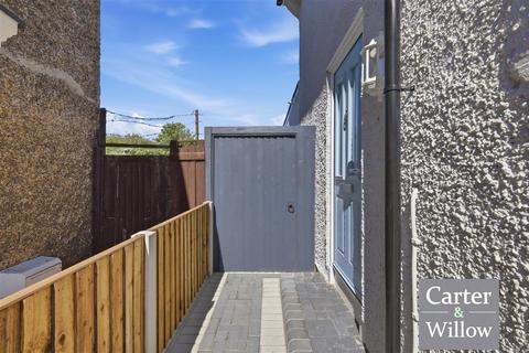5 bedroom end of terrace house for sale, Stevens Road, Dagenham, Essex