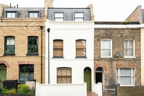 3 bedroom terraced house for sale, Ferndale Road, London SW9