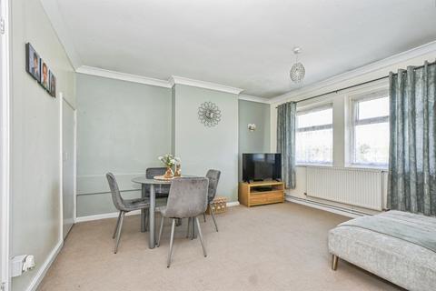 2 bedroom maisonette for sale, Addison Crescent, Swindon