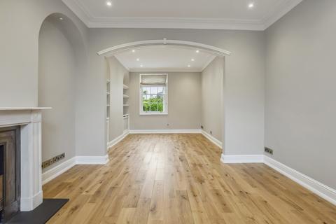 2 bedroom terraced house to rent, Adelaide Square Windsor SL4