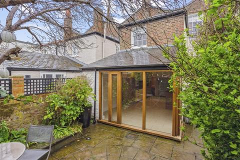 2 bedroom terraced house to rent, Adelaide Square Windsor SL4