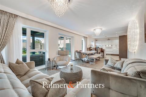 4 bedroom detached house for sale, Edward Harvey Link, Chelmsford CM1