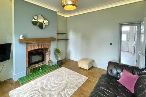 4 bedroom terraced house for sale, Cemetery Road, Barnsley S73