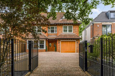 5 bedroom detached house to rent, Barnet Road Arkley EN5