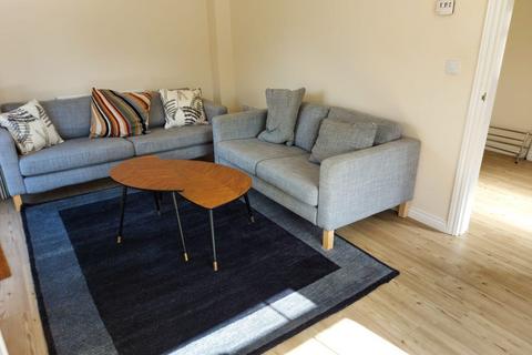 2 bedroom detached house to rent, 7 Salix Close, Coventry, CV4 8LS