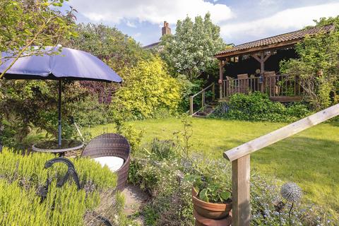 4 bedroom detached house for sale, Station Street, Ross-on-Wye, Herefordshire, HR9