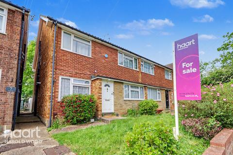 2 bedroom maisonette for sale, Avenue Close, Harold Wood